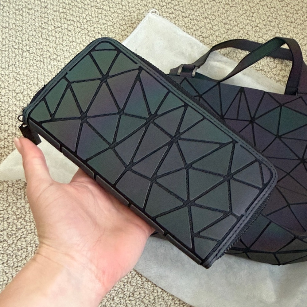 Geometric Patterned Tote and Wallet Set - Picture 3 of 10